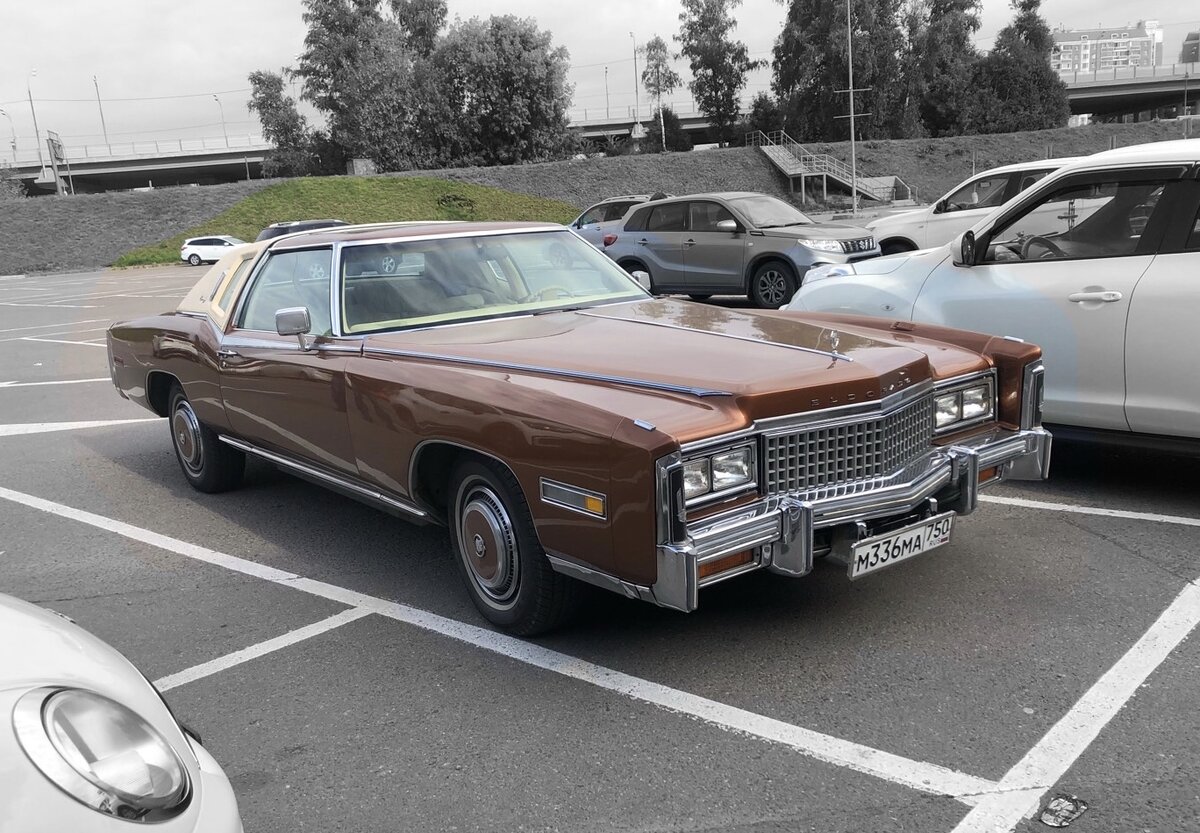Огромный Cadillac Eldorado