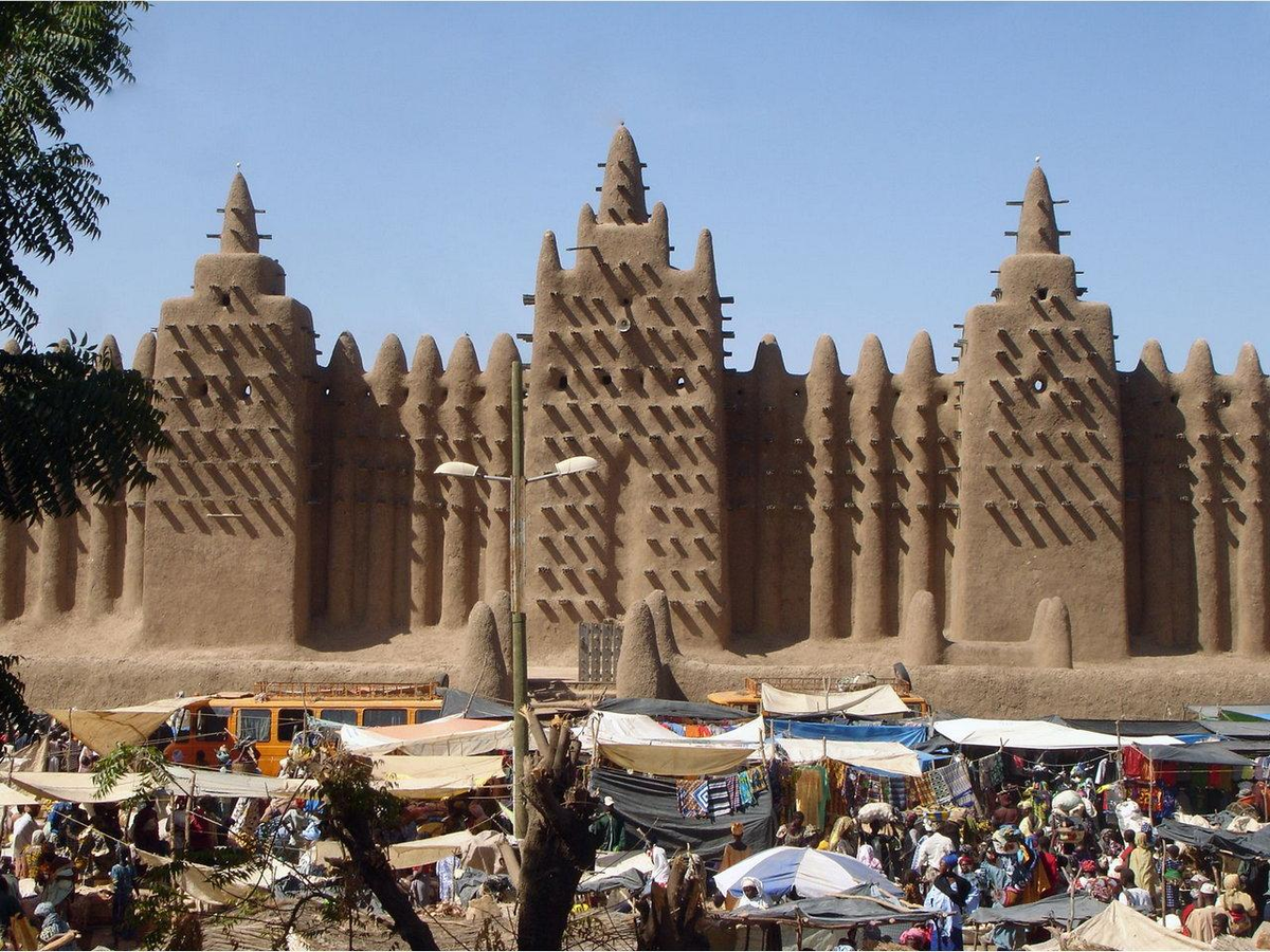 великая мечеть дженне мали. древний город из глины. город дженне и томбукту в мали. древний город из глины. оазис дахла.