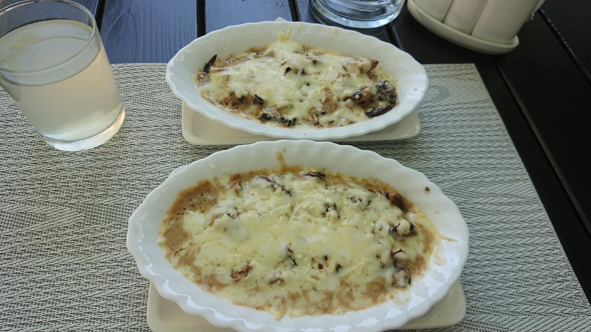 Внушительный порции жульена-280 рублей