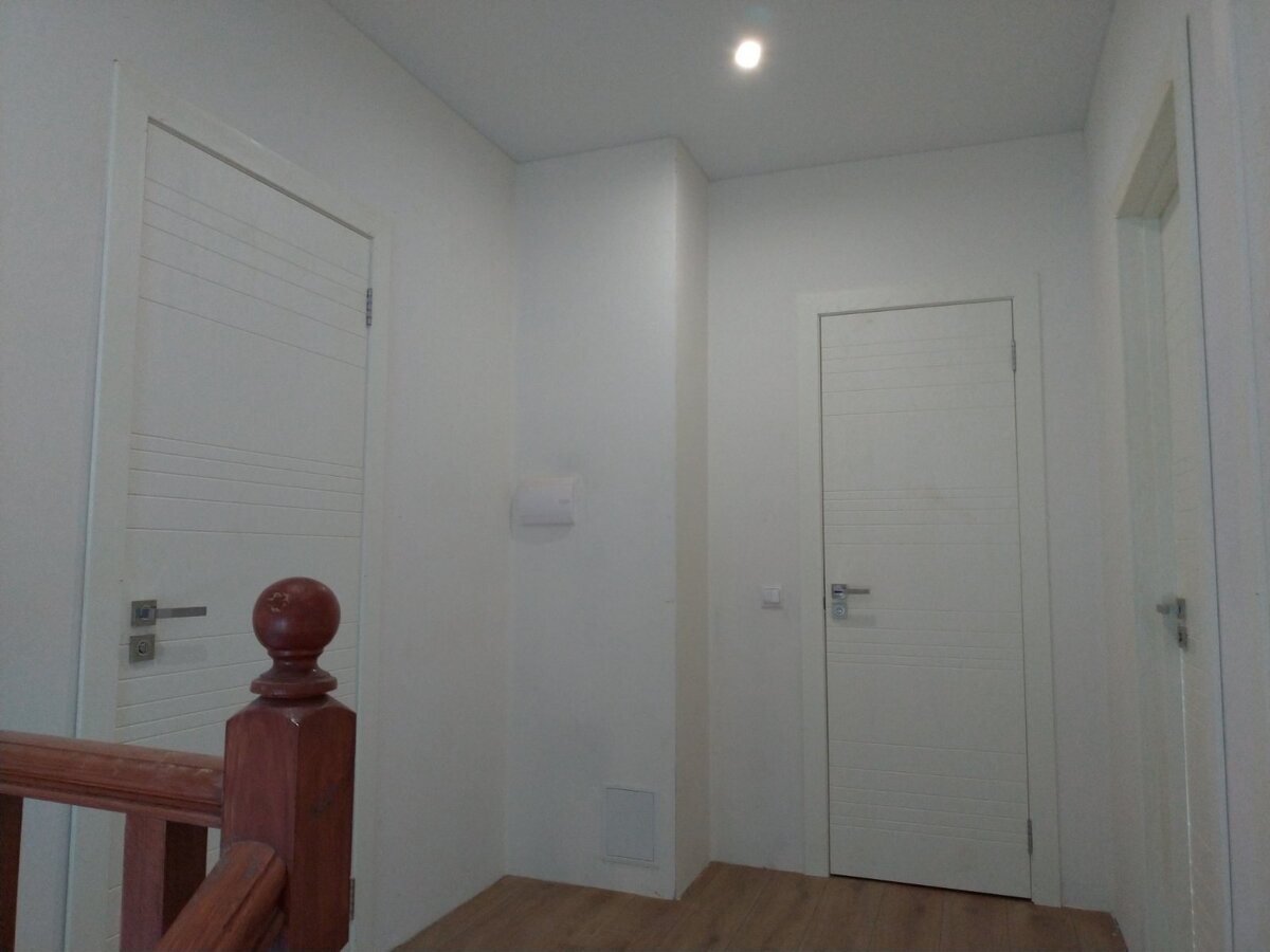 Двери установлены, второй этаж.