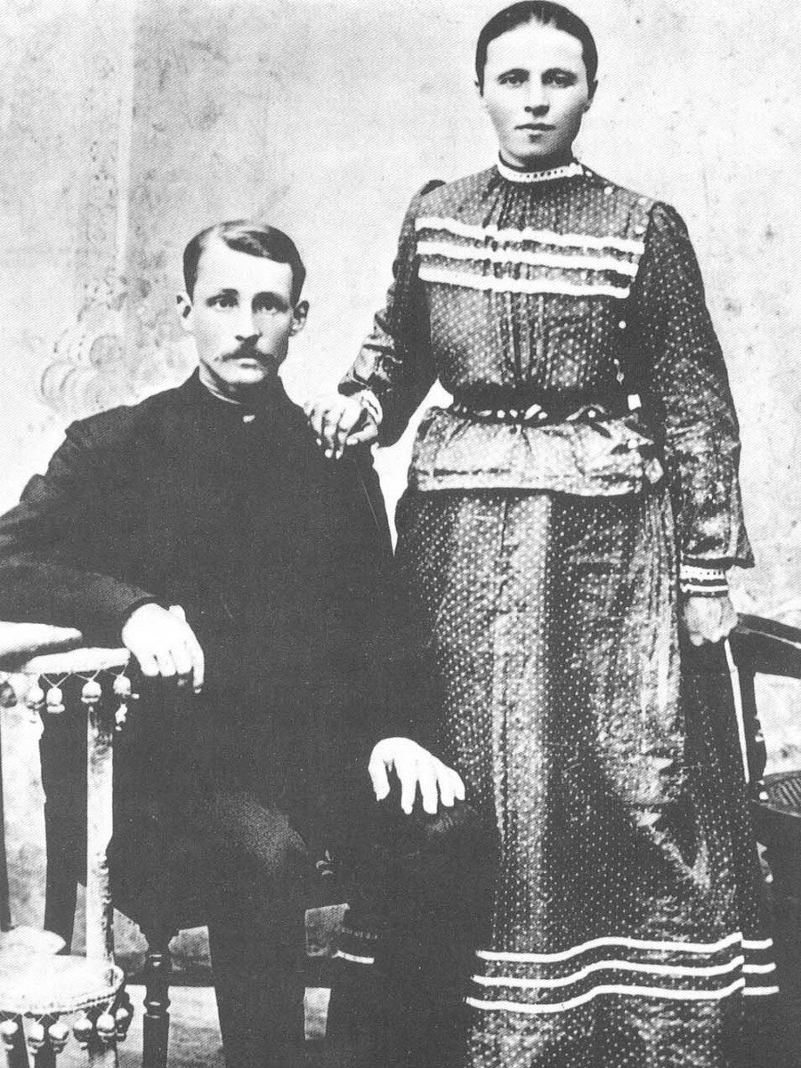 Родители – Александр Никитич и Татьяна Фёдоровна. 1905.