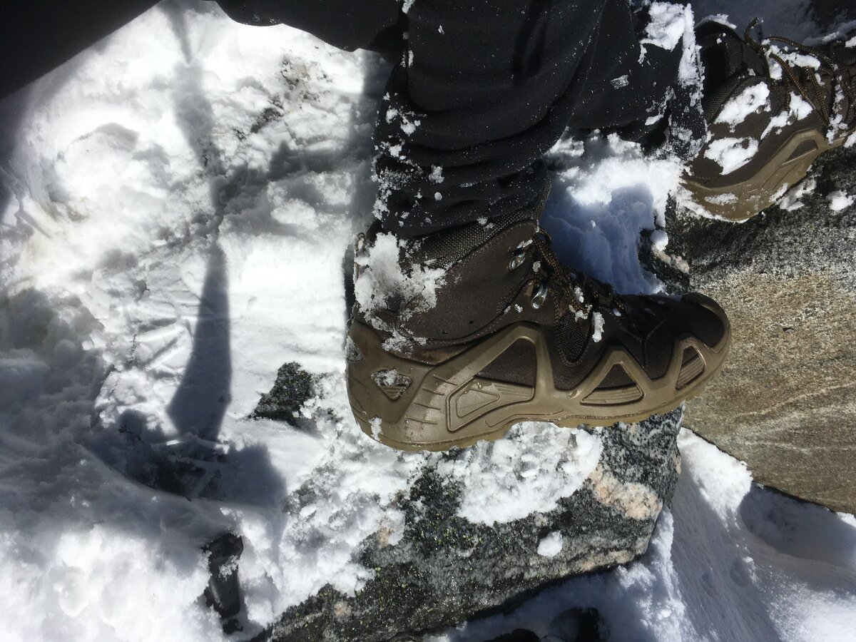 Ботинки промокли насквозь и начали обледеневать, а я обалдевать.