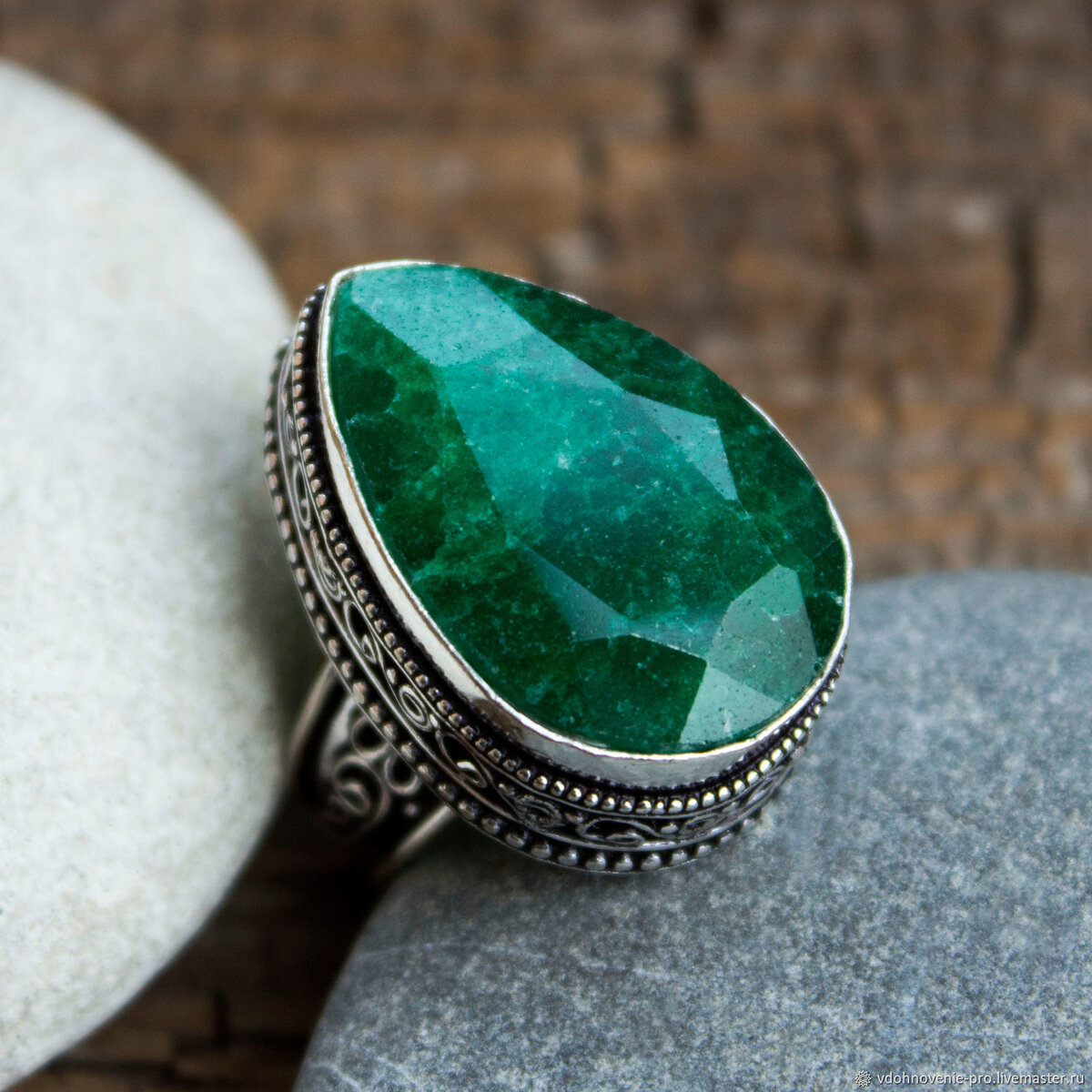 Украшения с изумрудом
