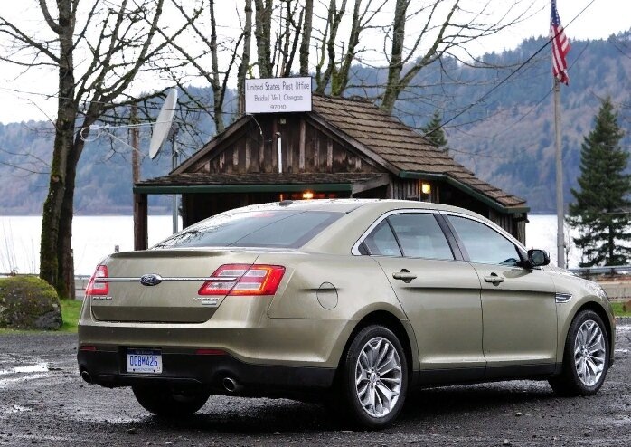 Форд Таурус 2012 корма, фото с http://avteon.ru/catalog/ford/taurus/1975