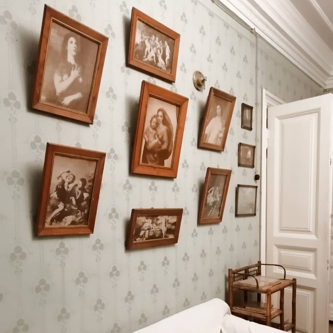 Гостиная в квартире Тимирязева.