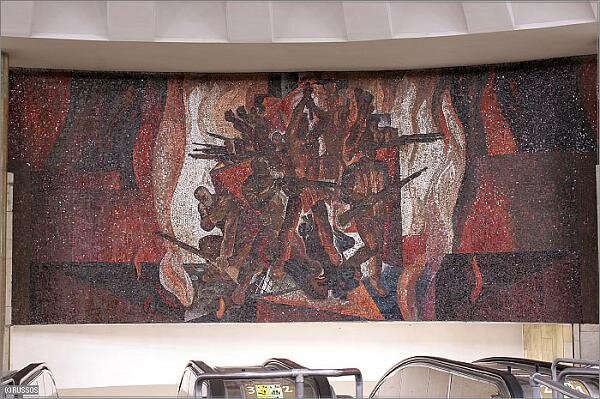 Образ черта на станции метро 1905 года, понятно какая сила вела их революцию. 