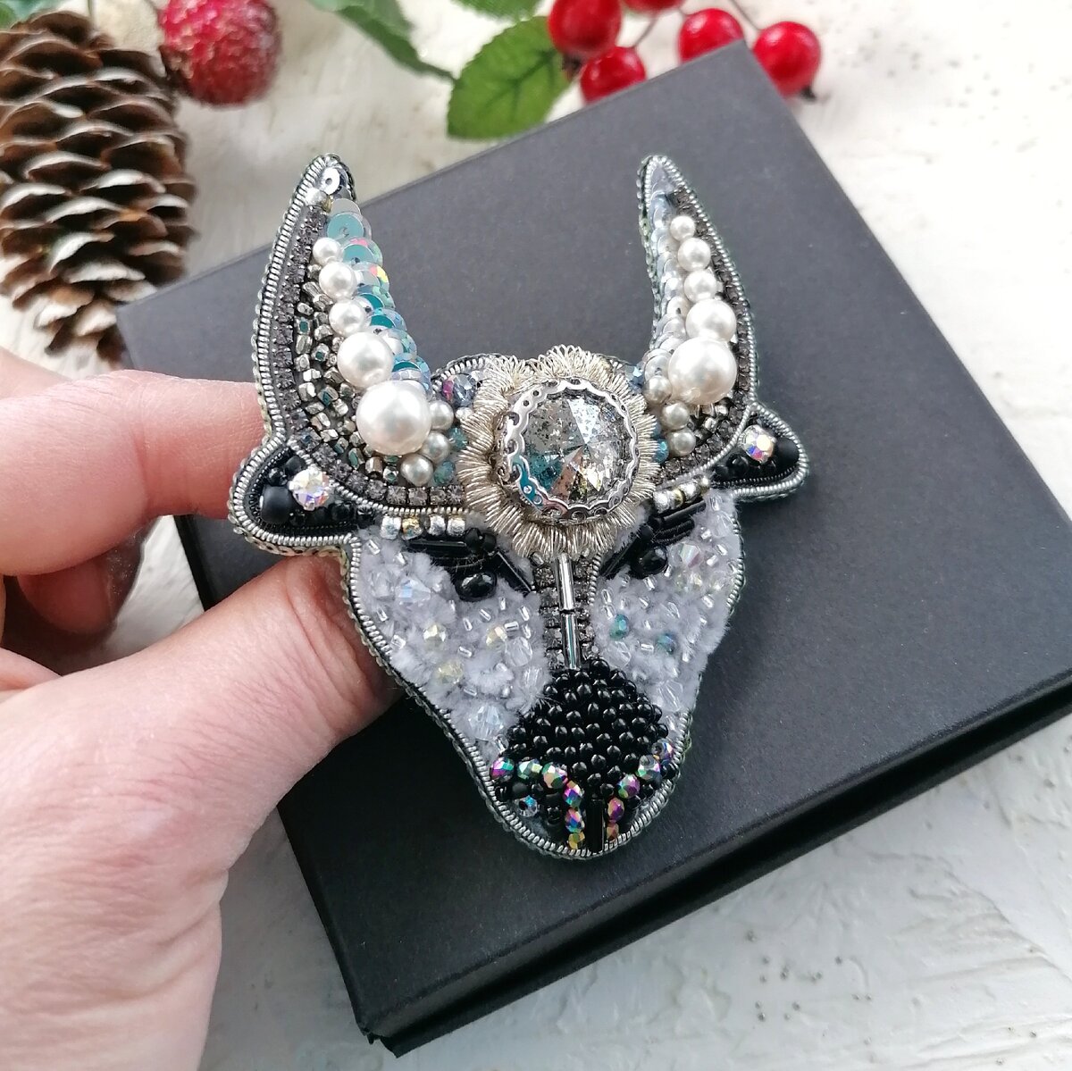 Брошь-талисман