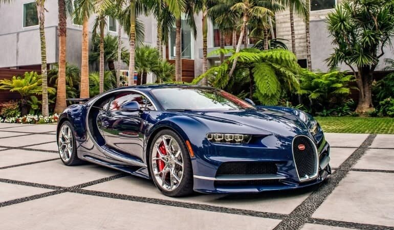 И НА ДАННЫЙ МОМЕНТ ЭТО САМЫЙ БЫСТРЫЙ ГИПЕРКАР В МИРЕ, ЕЕ МАКСИМАЛЬНАЯ СКОРОСТЬ СОСТАВЛЯЕТ 480 КМ/Ч , И ЭТО РЕКОРД ПО СКОРОСТИ.