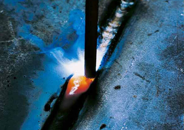 Сварка ММА:электродом!