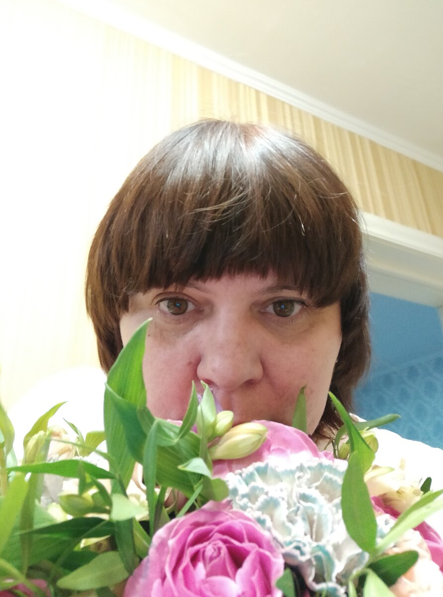 Дети поздравляют с Днем матери.