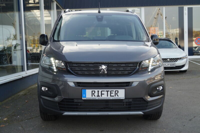 Peugeot Rifter. Источник иллюстрации - Яндекс.Картинки