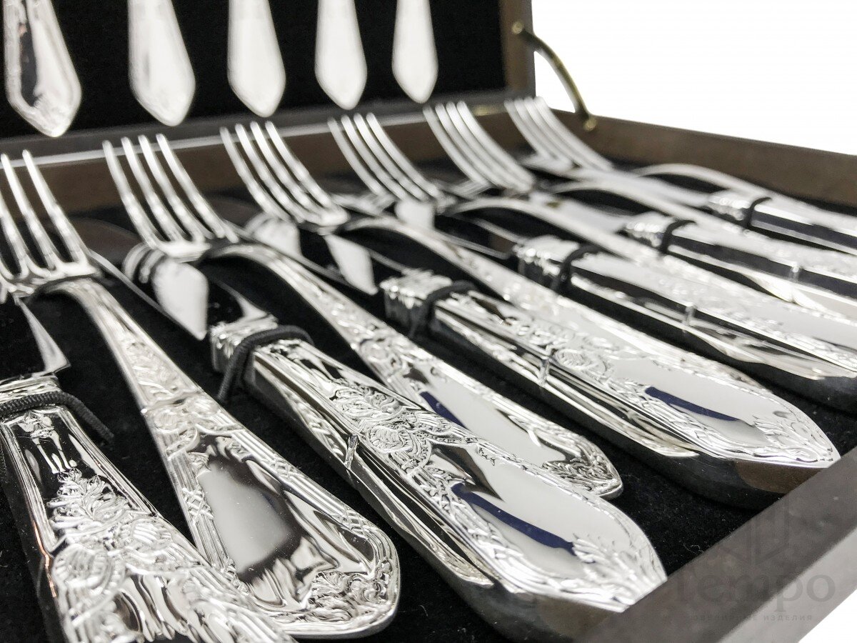 Тот же самый набор столовых приборов "Бантик" в приближенной, детальной, съемке