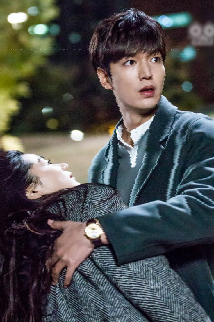 Кадр из дорамы "Легенда синего моря"