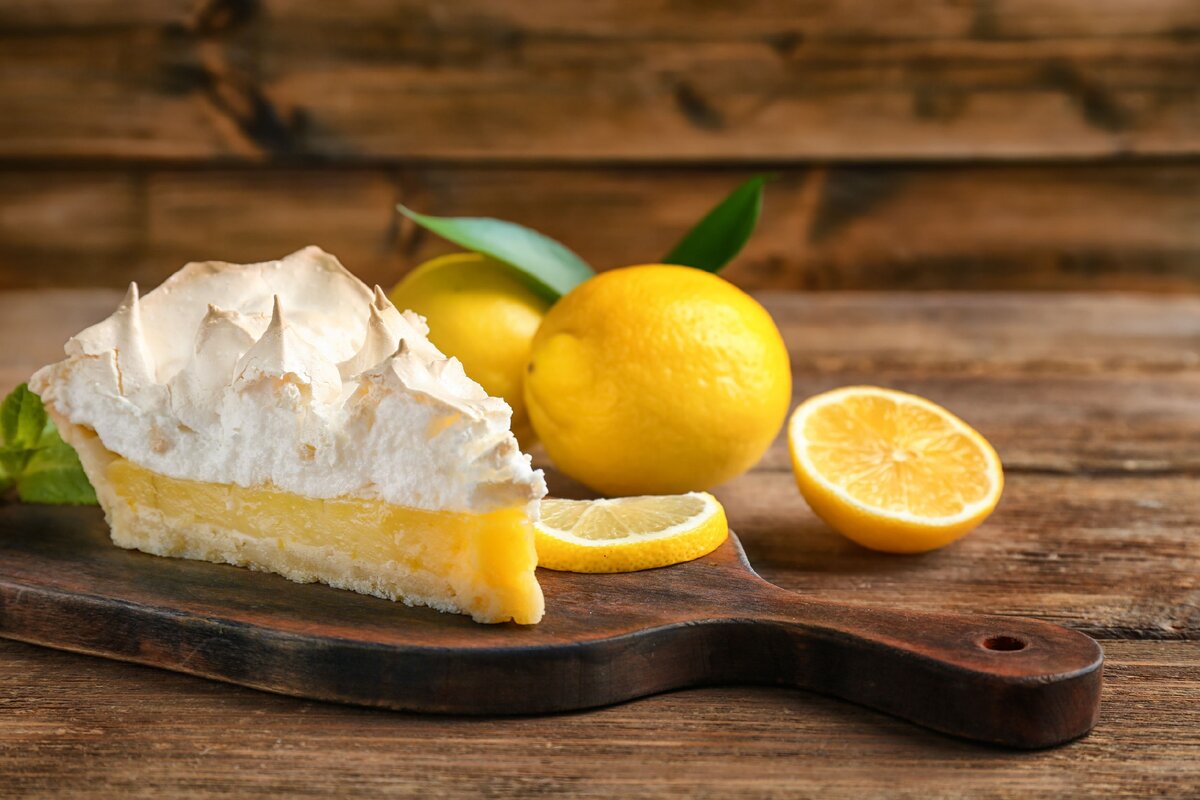 Нежный лимонный пирог с воздушным безе