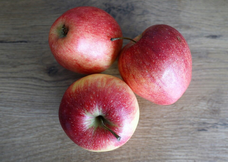 яблоки обладают лечебными свойствами