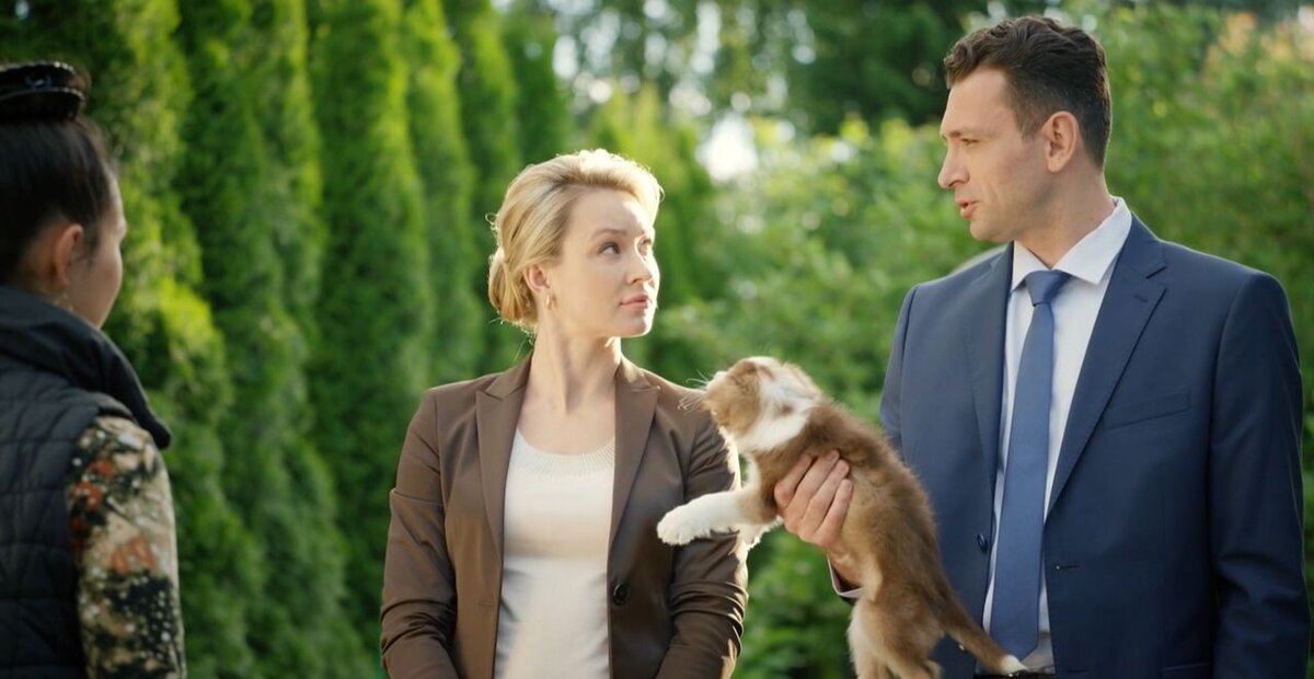 Анастасия Панина (Надя), Антон Хабаров (Марк). Кадр из кинофильма "Свадьбы и разводы", 2018 г., режиссер Вардан Акопян, сценаристы Юлия Шалимова, Сигита Моставичюте, Иван Глазачев, композиторы Игорь Бабаев, Олег Белов (скриншот для иллюстрации)