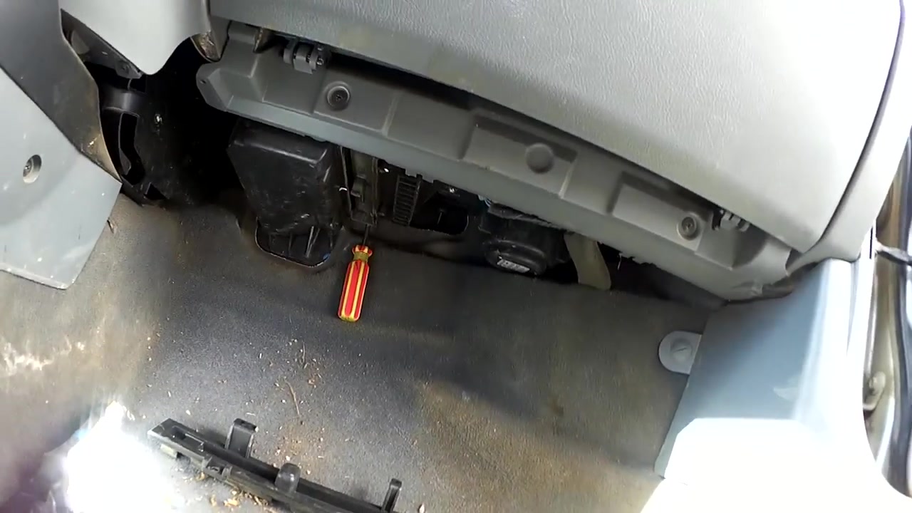 Как заменить фильтр салона лачетти Замена салонного фильтра Chevrolet Lacetti SW, 1,6 л, 2006 года расходники DRI
