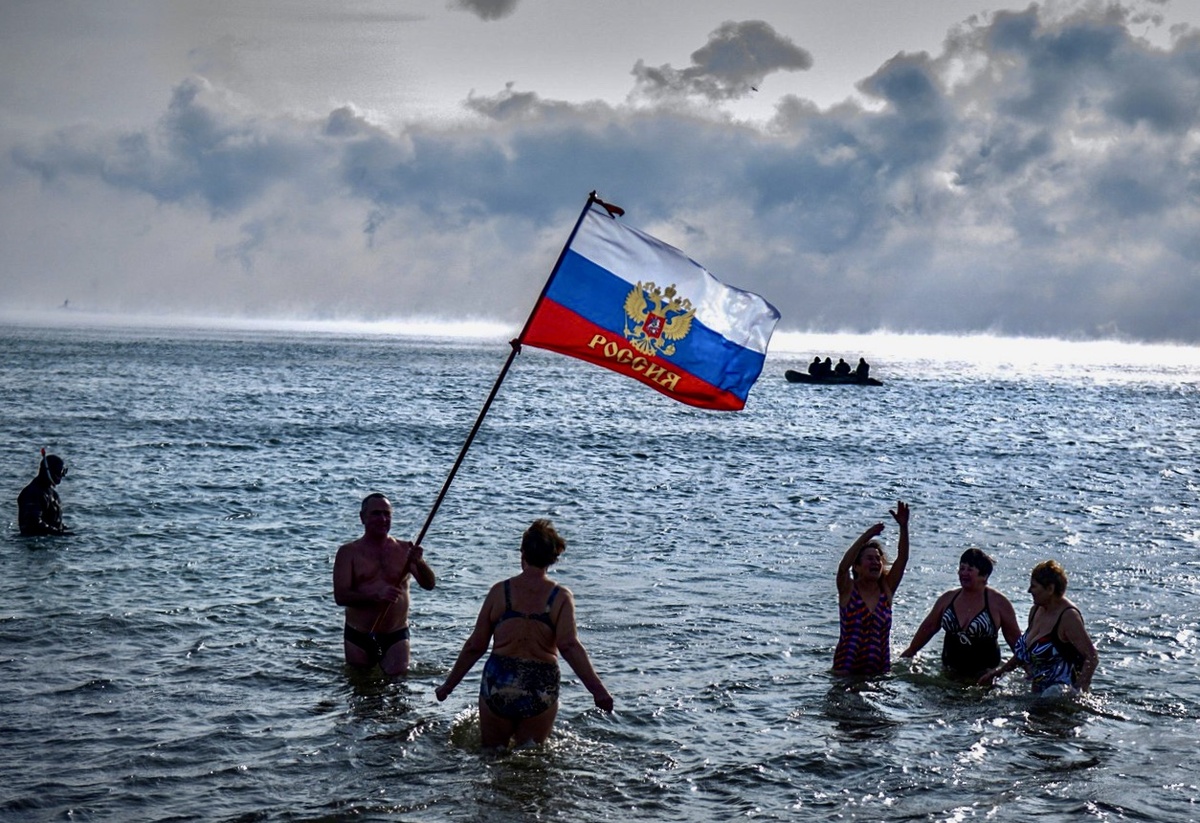 Море, солнце, русский флаг (neprussia.ru)