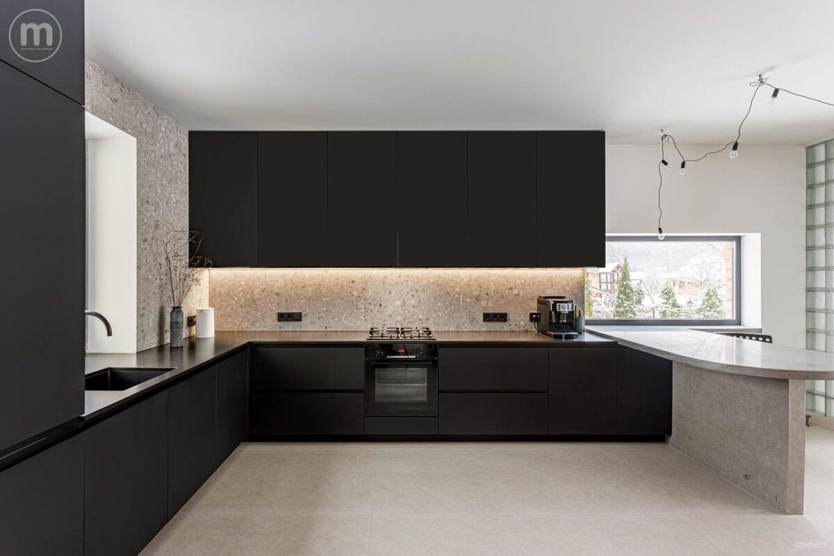 Вам нравятся черные кухни?