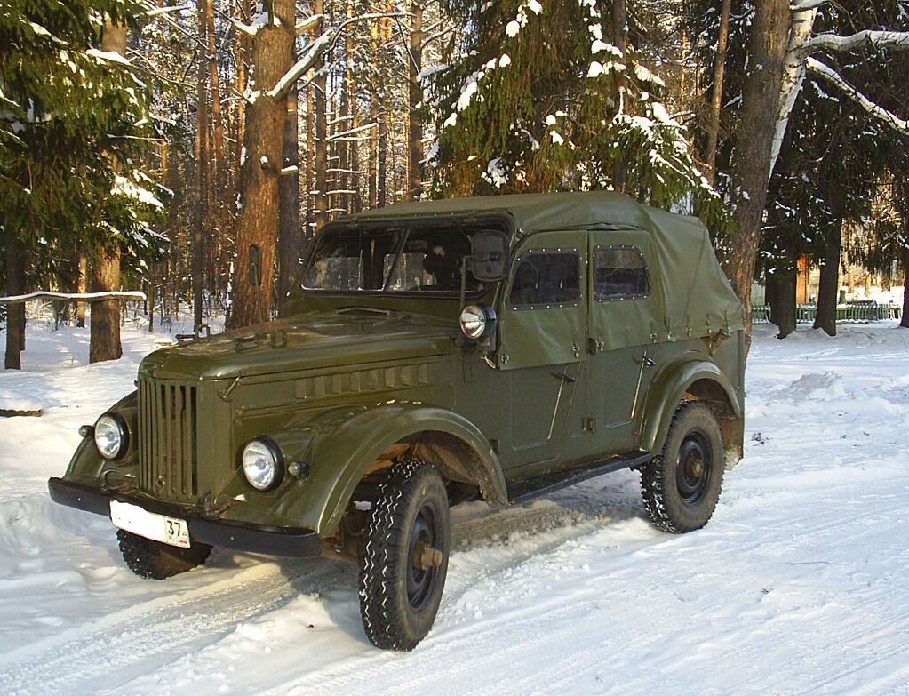 ГАЗ-69А. Его еще называли командирский "Козлик".