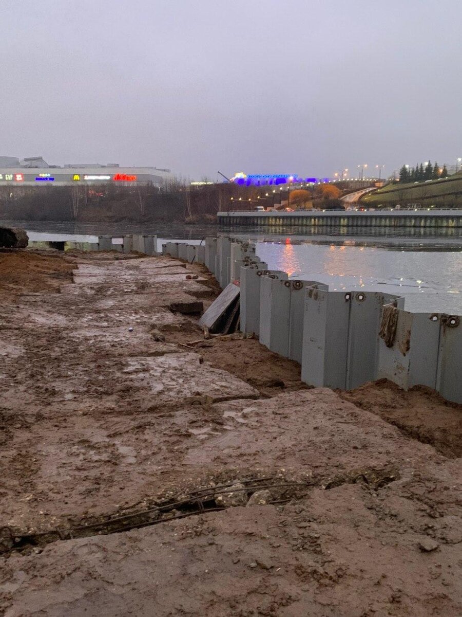 Укрепление набережной шпунтом