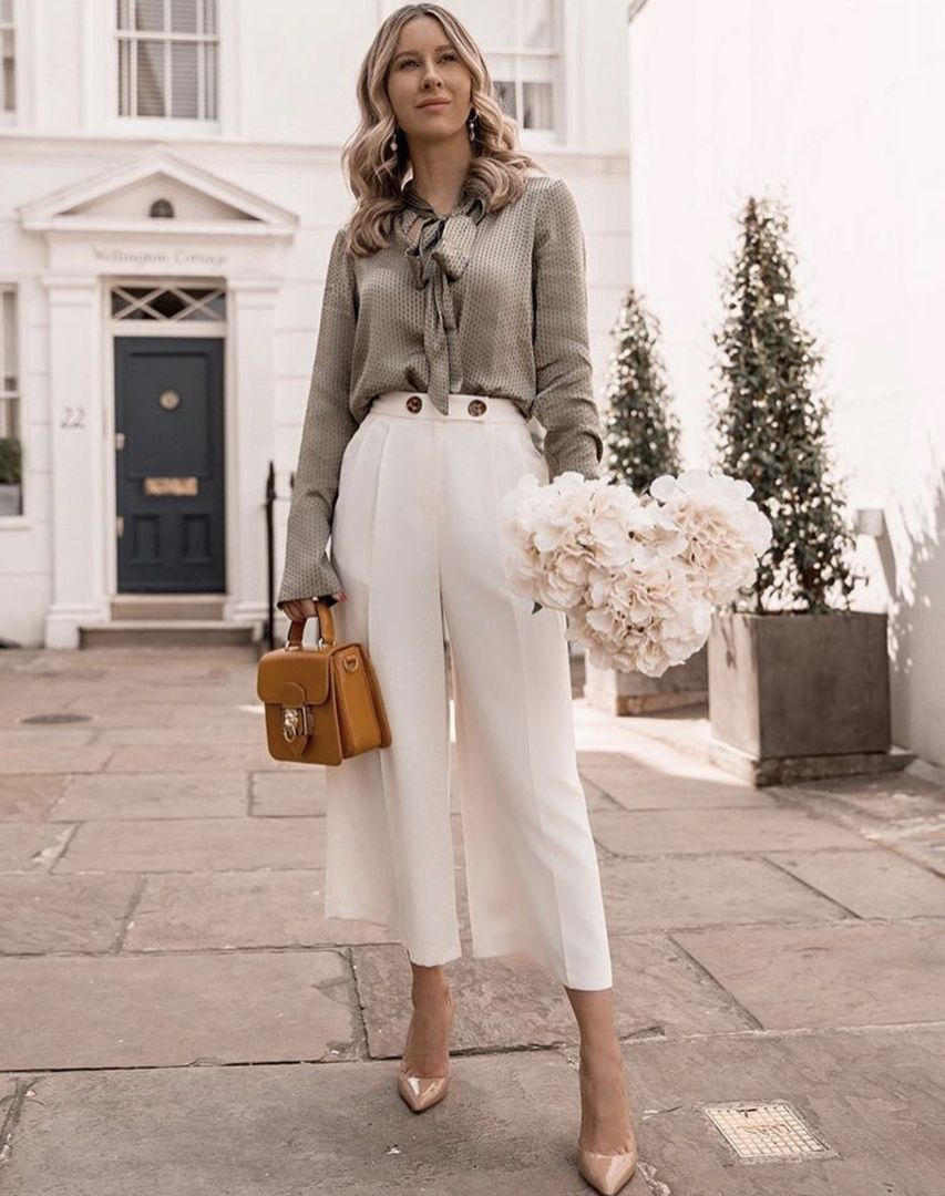 Деловой стиль - это возможность выглядеть интереснее и свежее на фоне джоггеров и трикотажных костюмов. Фото из открытых источников.