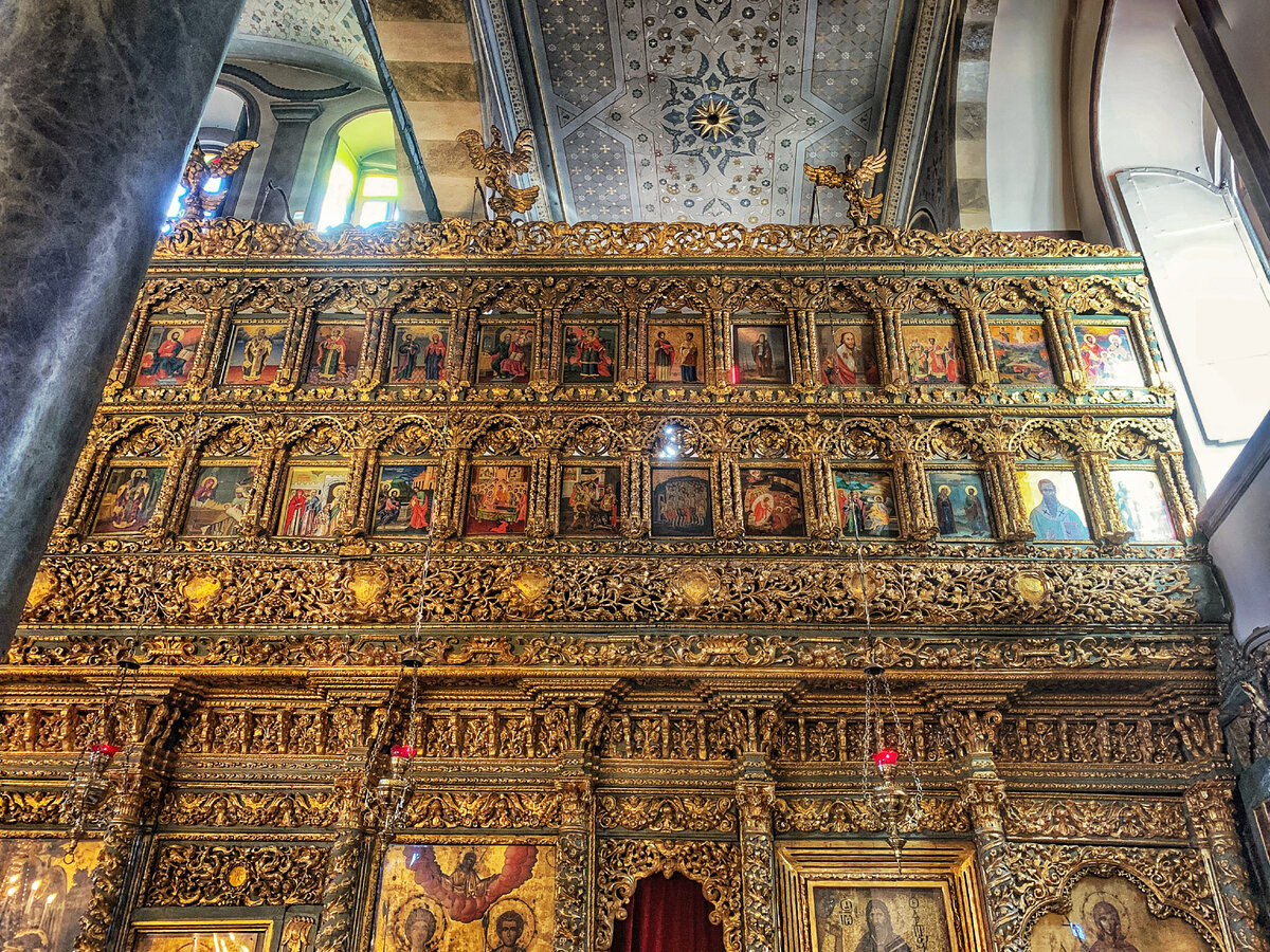 Το πάνω μέρος του τέμπλου.  Φωτογραφία του συγγραφέα