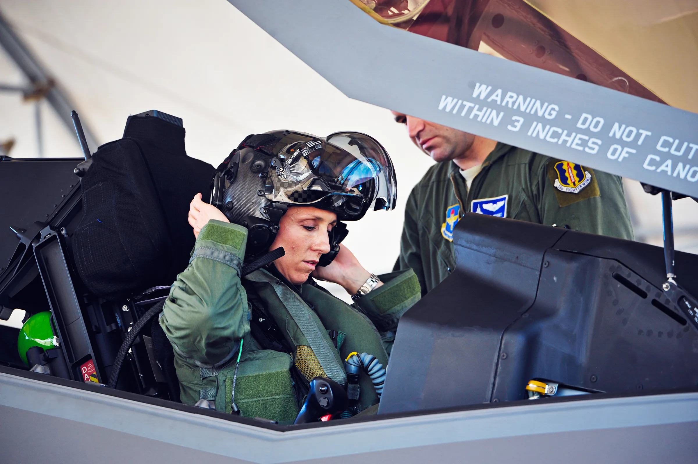 Дело было не в бобине: неужто истребитель F-35 ВВС США стал жертвой феминизма?4