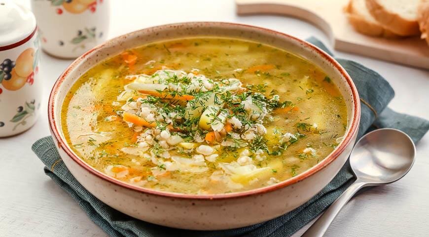  Считается что одним из древнейших супов на Руси был рассольник. Еще в 17 веке его уже готовили, хотя официально горячие жидкие супы появились горазда позже. Предшественник рассольника Калья.-2