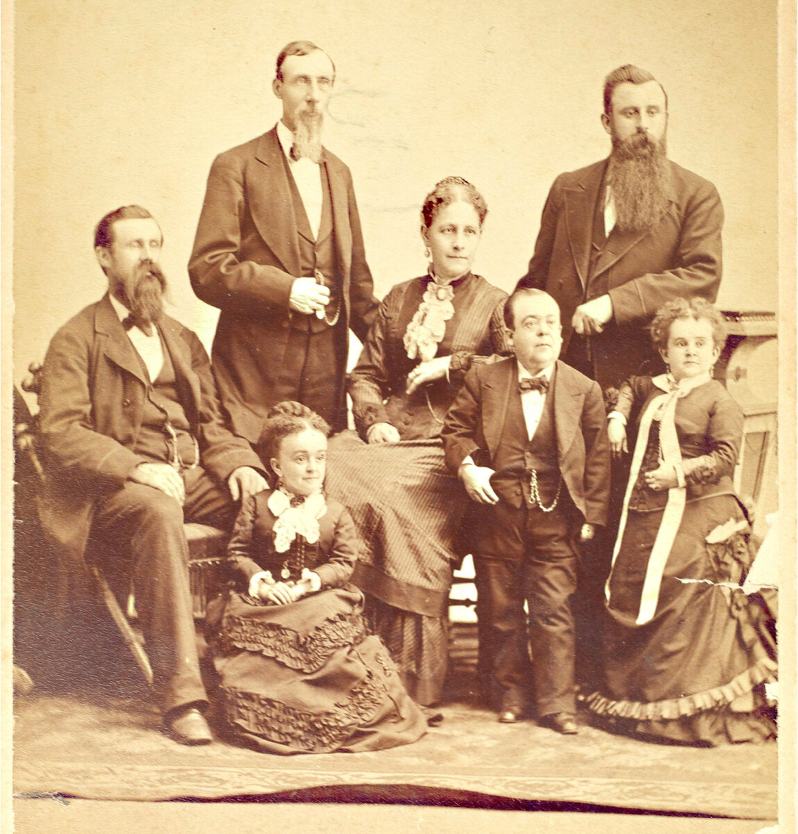 Лавиния в кругу семьи.