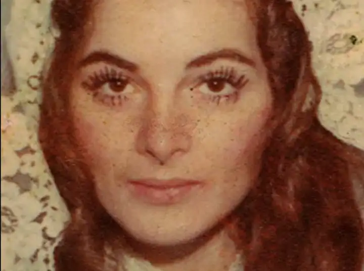 Джейн Доу, также известная как Скарлетт Доу из-за своих рыжих волос. Оставалась неопознанной в течение двадцати лет.