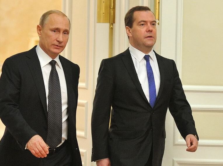 Путин и Медведев (иллюстрация из открытых источников)