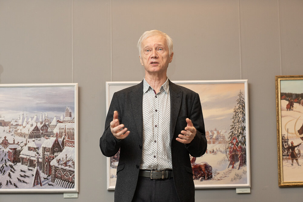 В Тверь пришла дивная Царица Зима: открылась выставка картин Всеволода Иванова