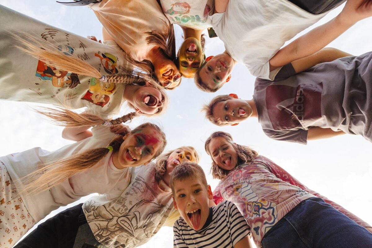 Каникулы в летнем лагере - это круто, как ни крути!