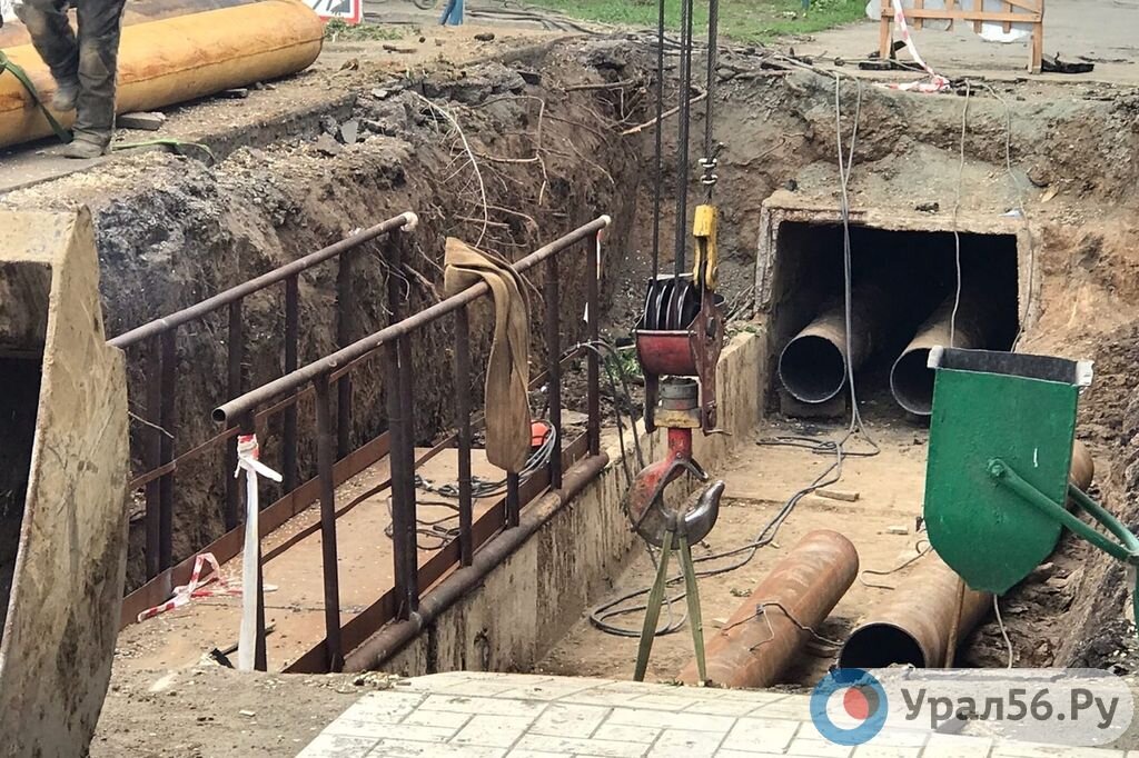    Тепломагистраль в 16 микрорайоне Оренбурга находится на балансе организации со штатом из 5 сотрудников