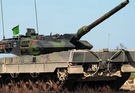    Столтенберг анонсировал дополнительные поставки тяжелого вооружения Украине в "решающей фазе войны"