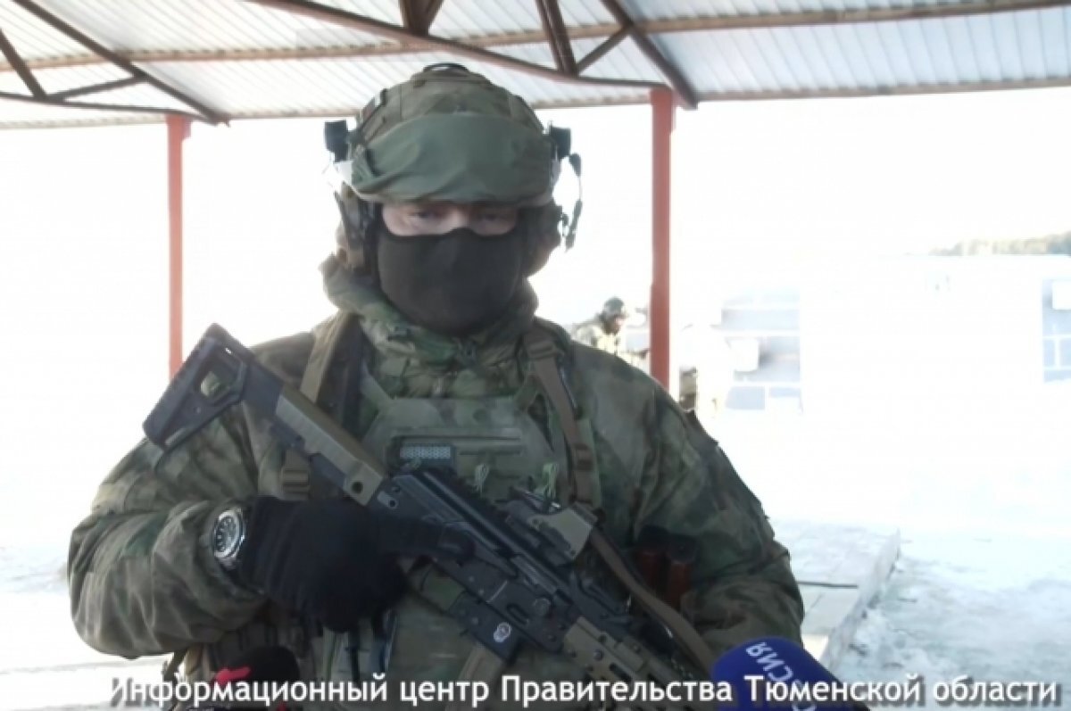    В Тюмени на полигоне ТВВИКУ провели плановые занятия для курсантов