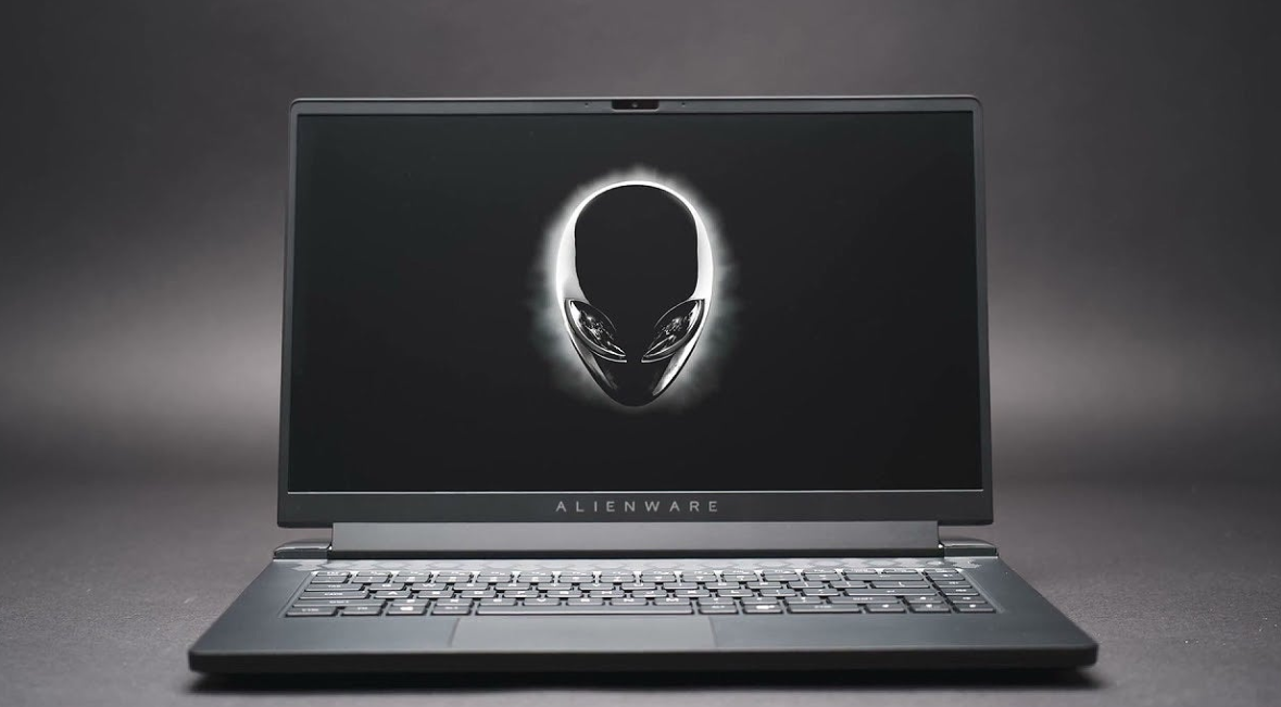 Игровой ноутбук Alienware m15