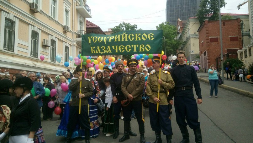 12 июня мы подробно поговорили о том, как День России празднует Владивосток. И вот он снова привлёк наше внимание: в минувшие выходные городу исполнилось 157 лет.