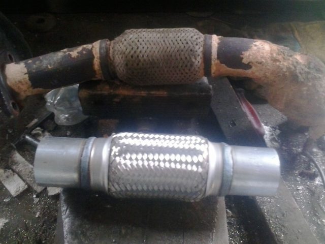 Нередко в автомастерских гофра упоминается как причина неисправности выхлопной системы машины