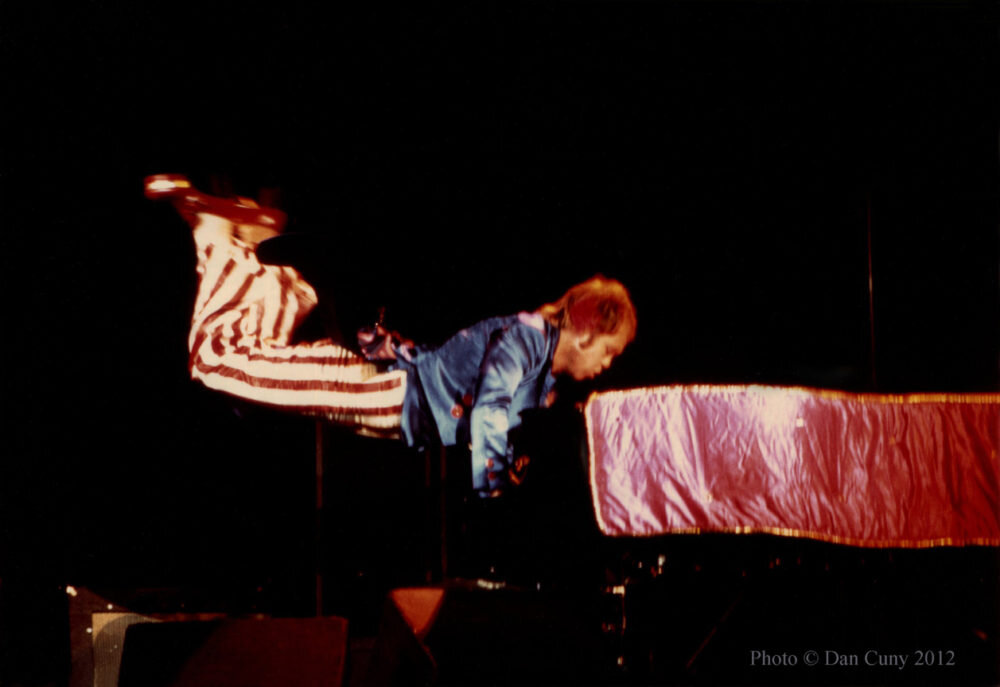 Elton John Oakland Coliseum Arena, Oakland, September 9, 1973. Источник — britrockbythebay.blogspot.ru