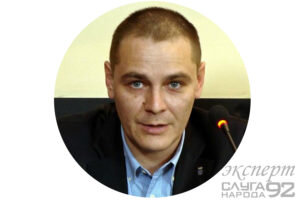 «С каждым днём нас поддерживает всё большее и большее количество людей. Я, например, недавно встречался с Александром Хирургом, лидером байкерского клуба «Ночные волки», который тоже подписал этот документ. Нас уже поддержало очень много организаций и очень много людей. Идея создания подобного меморандума пришла просто: все активные участники воссоединения Крыма с Россией, то есть «Русской Весны», и я, как первый командир самообороны Севастополя, прекрасно понимали, что в нынешней внешнеполитической обстановке нам, безусловно, нужен сильный лидер и выбрать его – наш гражданский долг. Мы даже на самом меморандуме не ставили печать, потому что это гражданский штаб, то есть мы объединились без юридической основы, мы просто граждане, выражающие своё мнение и посильно поддерживающие своего президента. Мы не делились в этом случае ни на партии, ни на организации. Мы выступили всем единым фронтом в поддержку того, во что верим».