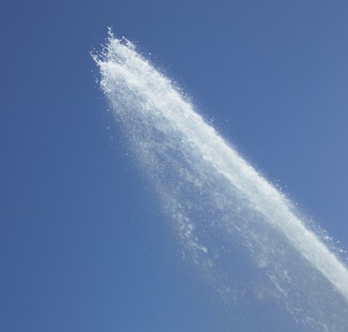 14. Самая дальняя эякуляция

Хорст Шульц побил рекорд в этой области, «выстрелив» на расстояние в почти 6 метров. Помимо этого, ему принадлежит рекорд по самой высокой струе (3.75 метра) и ее максимальной скорости. К сожалению, нам так и не удалось представить, каким образом он мог бы применить в обычной жизни свои выдающиеся способности в этой области.
