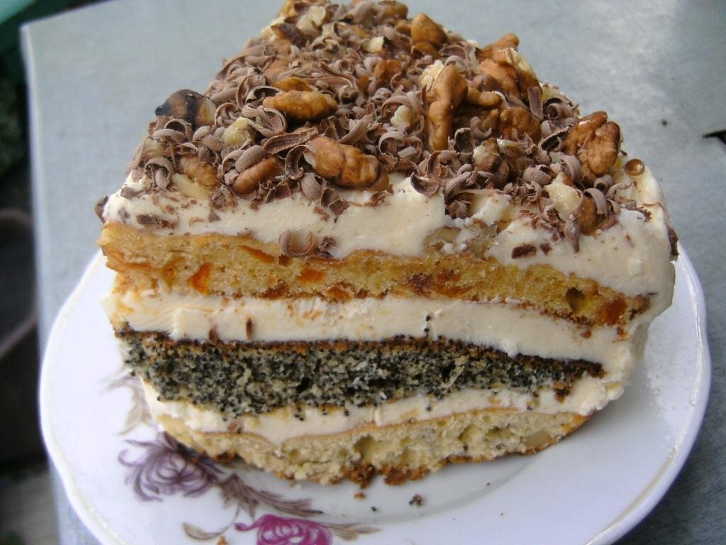 Торт с маком и орехами. Тортик для наташи. Торт наташа украшение. Десерты без вреда для фигуры. Торт наташа рецепт.