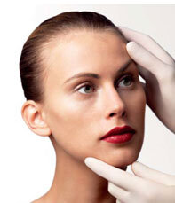 Омолаживающий эффект заметен сразу: восстанавливается объем тканей лица, происходит лифтинг. Не требуется реабилитация. После процедуры наблюдается умеренная отечность, легкое покраснение. Все это успешно  маскируется макияжем; благодаря использованию канюль, не травмирующих, а раздвигающих ткани лица, – отсутствуют синяки. Процедура сохраняет свое действие до 12 месяцев.