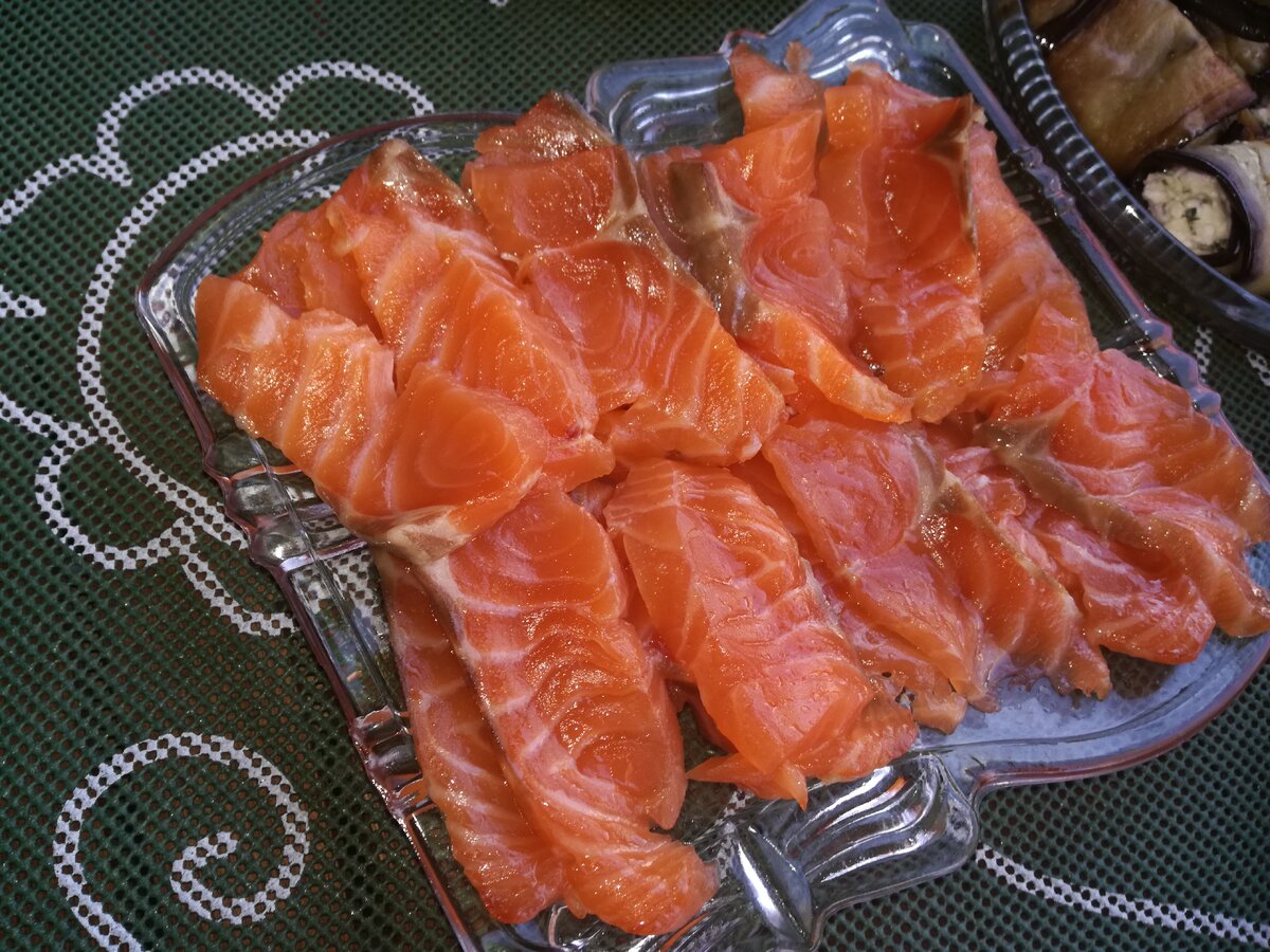 Сегодня хочу научить вас, как посолить быстро и вкусно красную рыбу.