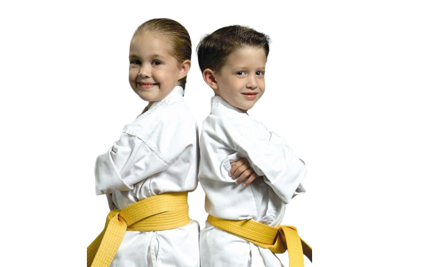 Дети в кимоно каратэ