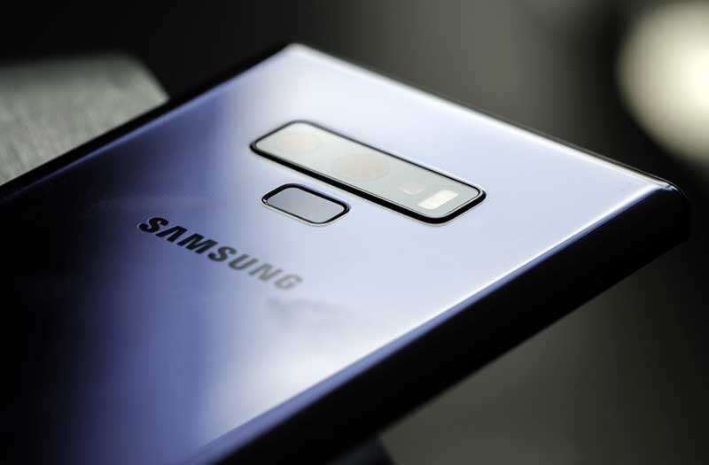 Samsung Galaxy Note 9 — это первый топовый смартфон компании выход которого приурочен к концу уходящего года. Samsung вновь установила высокую планку перед своими конкурентами.-2
