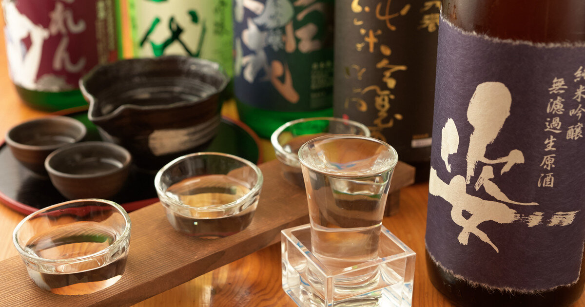 Японский алкогольный напиток. Сакэ Япония. Япония сакэ алкоголь. Эстетика Япония сакэ.
