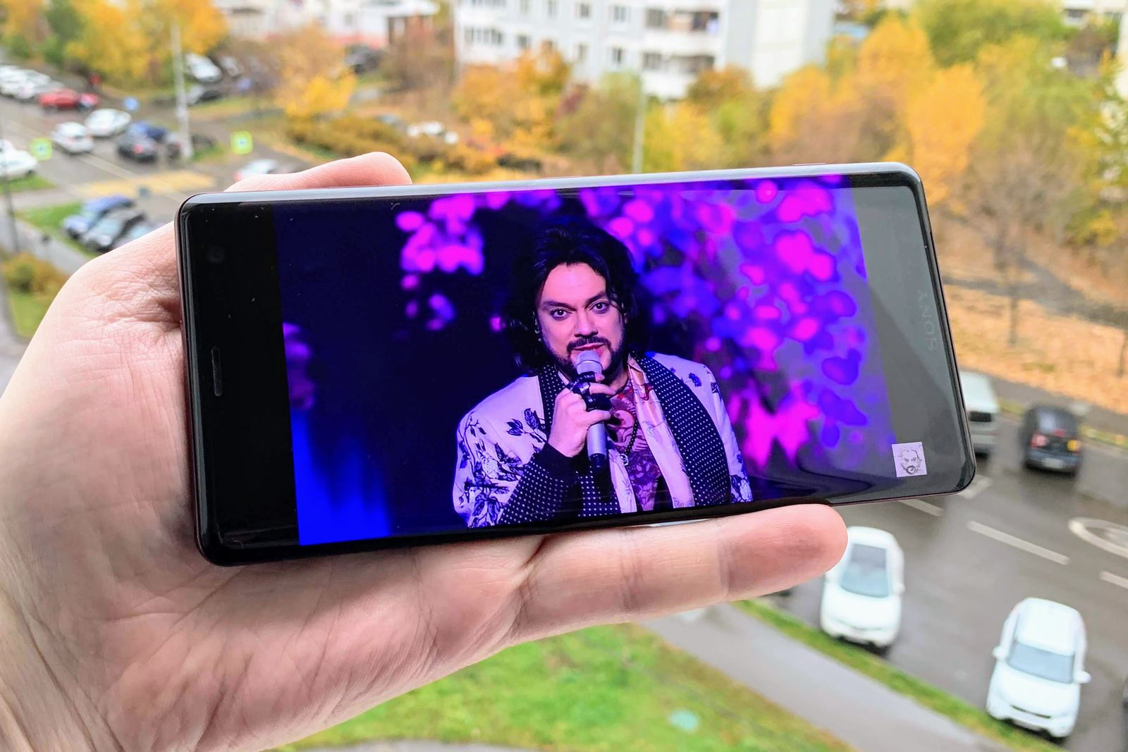 Такого экрана и звука в смартфоне еще не было. Обзор Sony Xperia XZ3